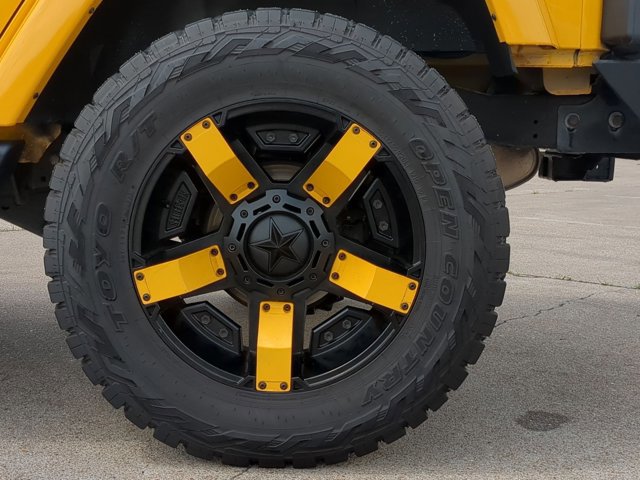 Used 2015 Jeep Wrangler Unlimited Sahara image 19