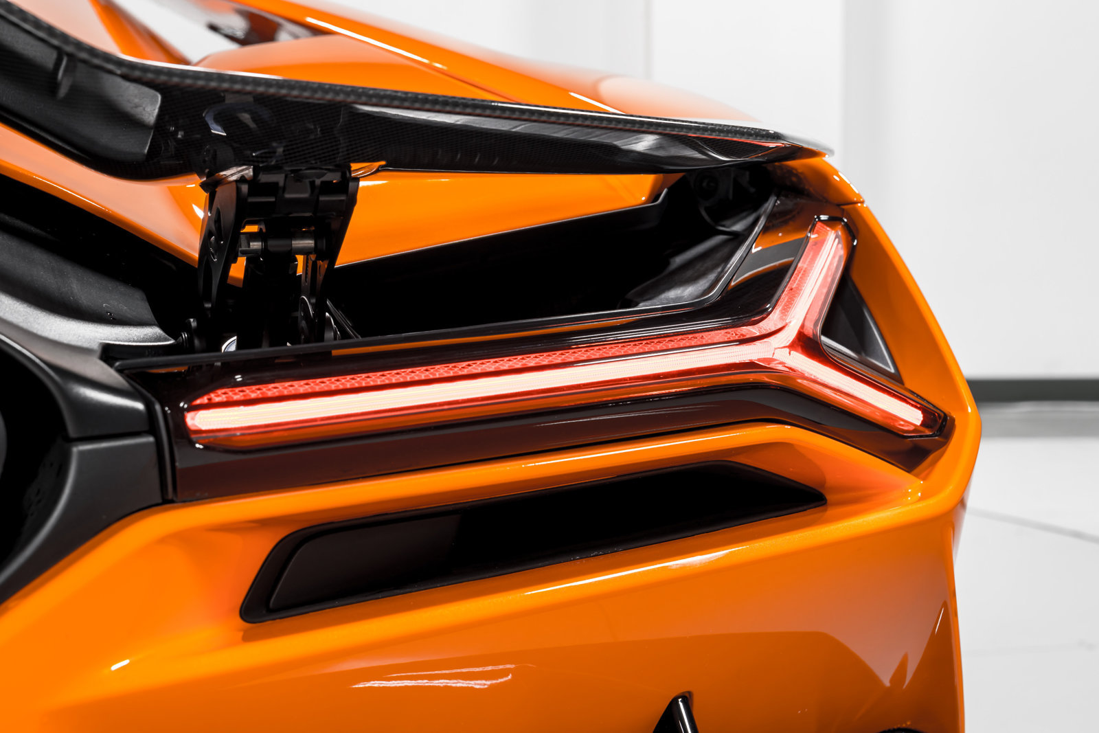Used 2025 Lamborghini Revuelto AWD/4WD image 50