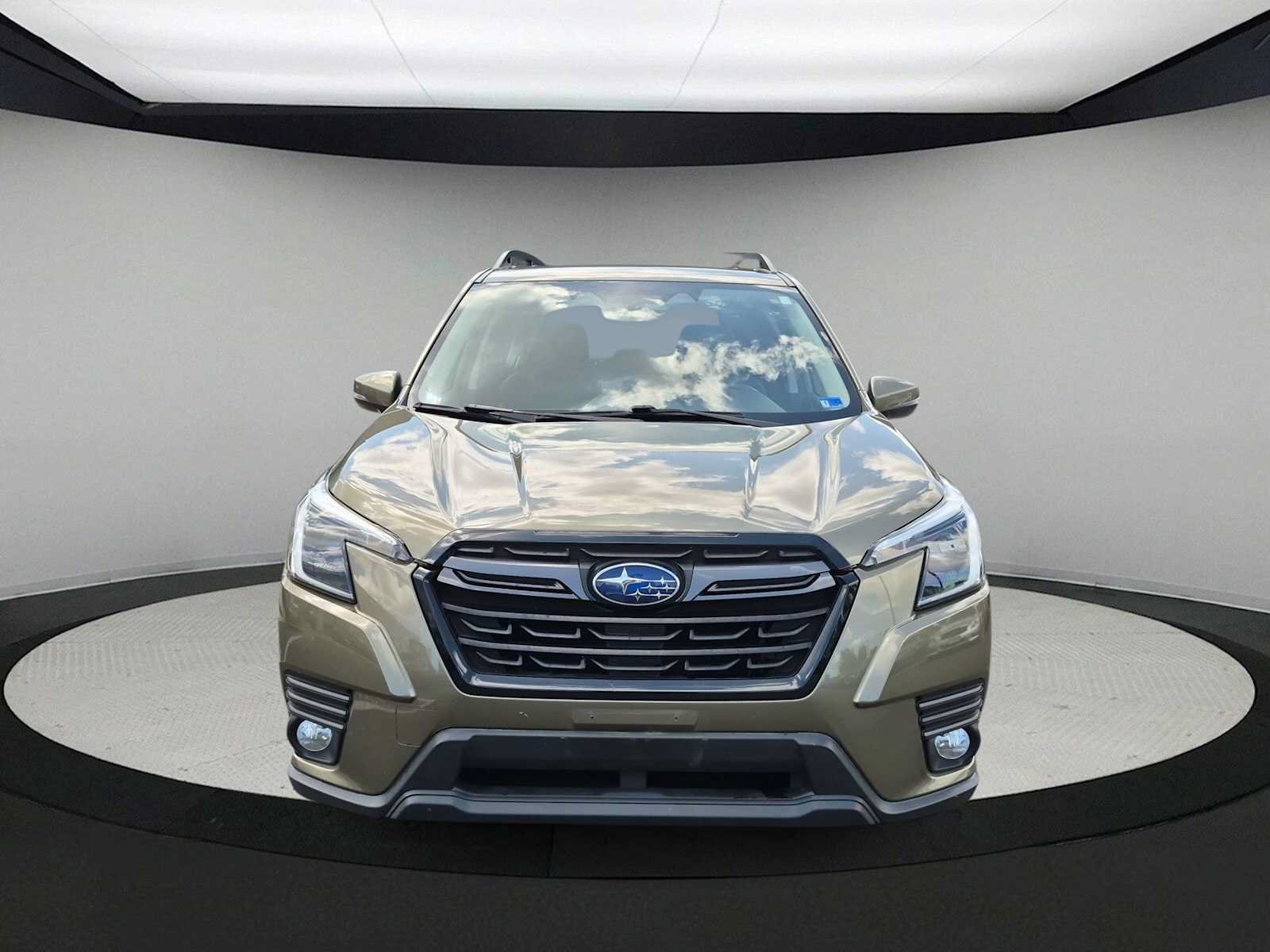 Used 2022 Subaru Forester Limited AWD/4WD image 3