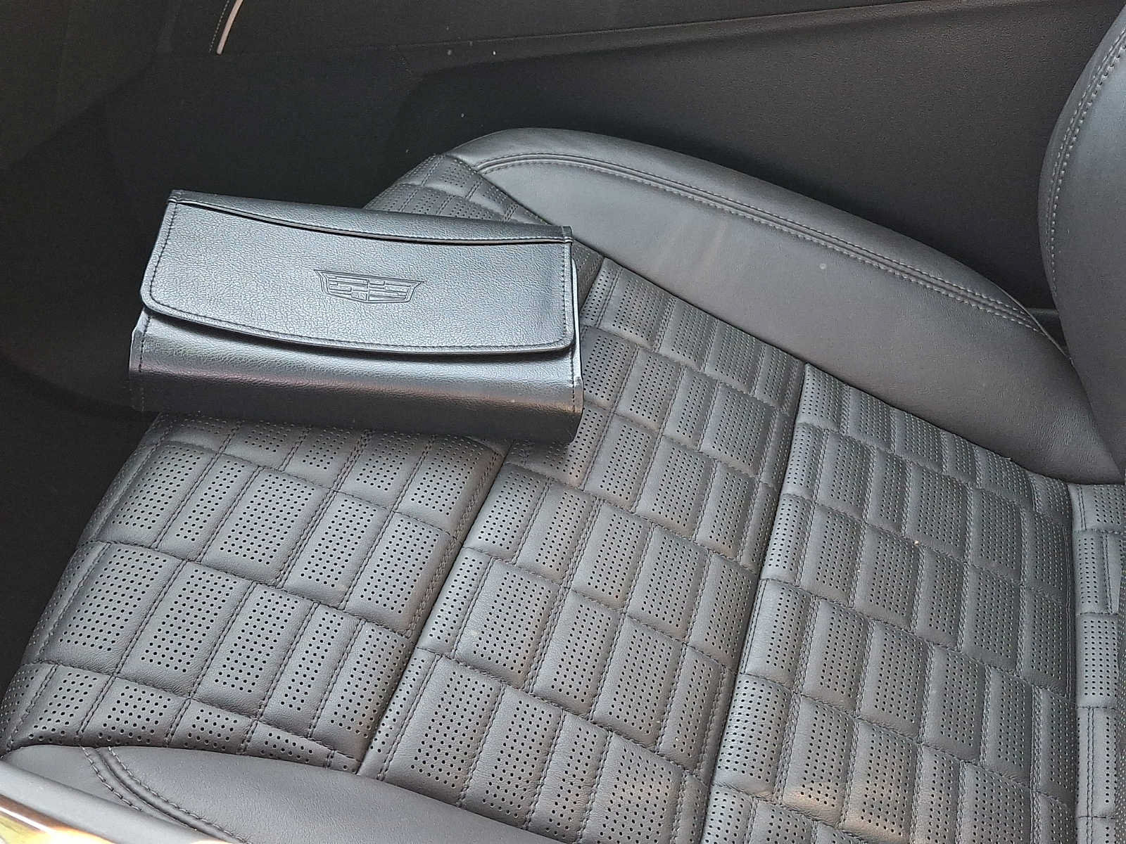 Certified 2024 Cadillac Escalade Sport Platinum w/ LPO, ONYX Package AWD/4WD image 23
