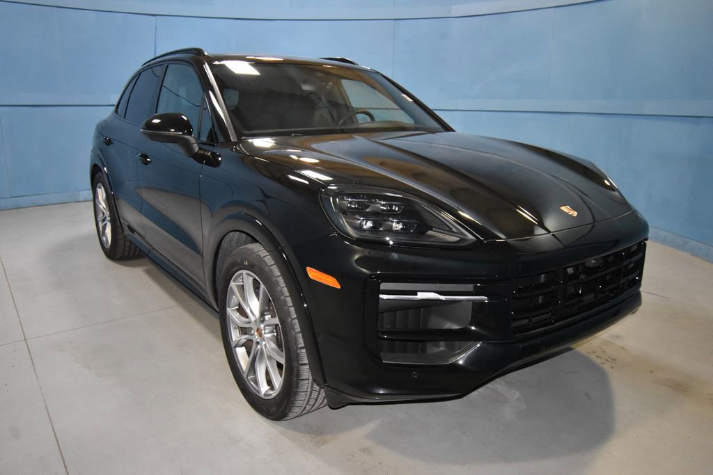 Certified 2025 Porsche Cayenne image 25