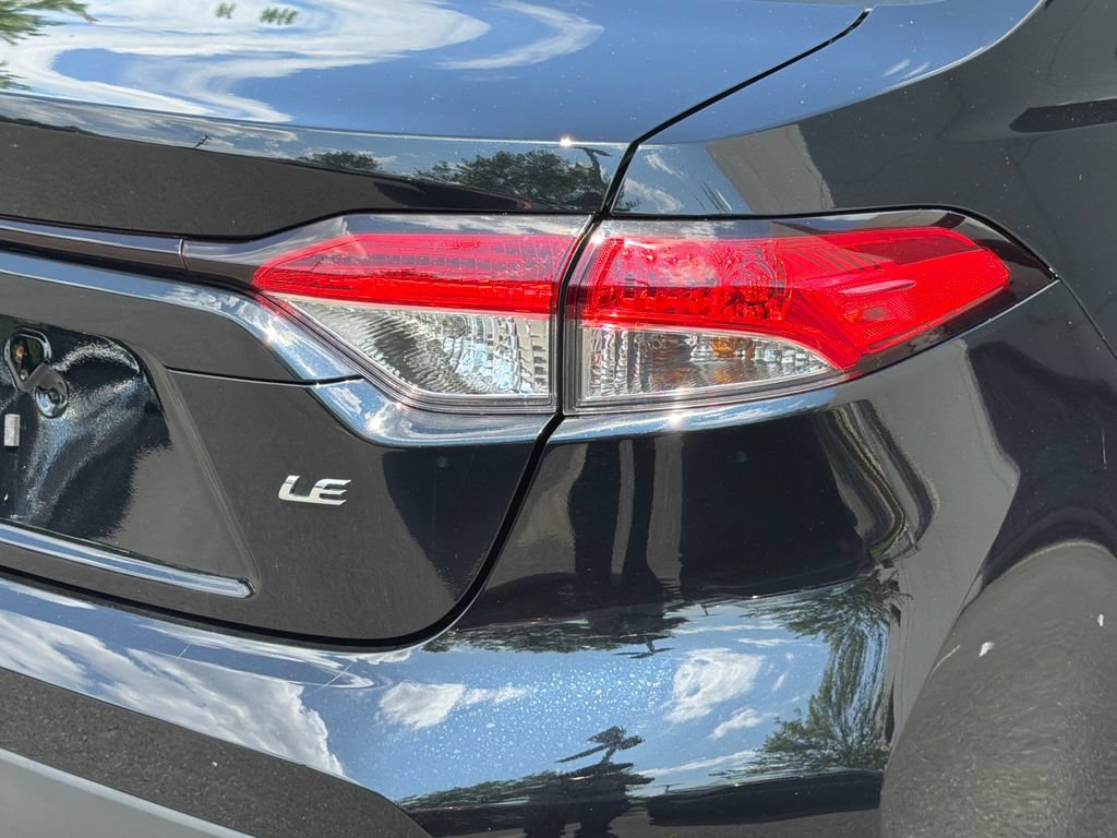 Used 2026 Toyota Corolla LE FWD image 5