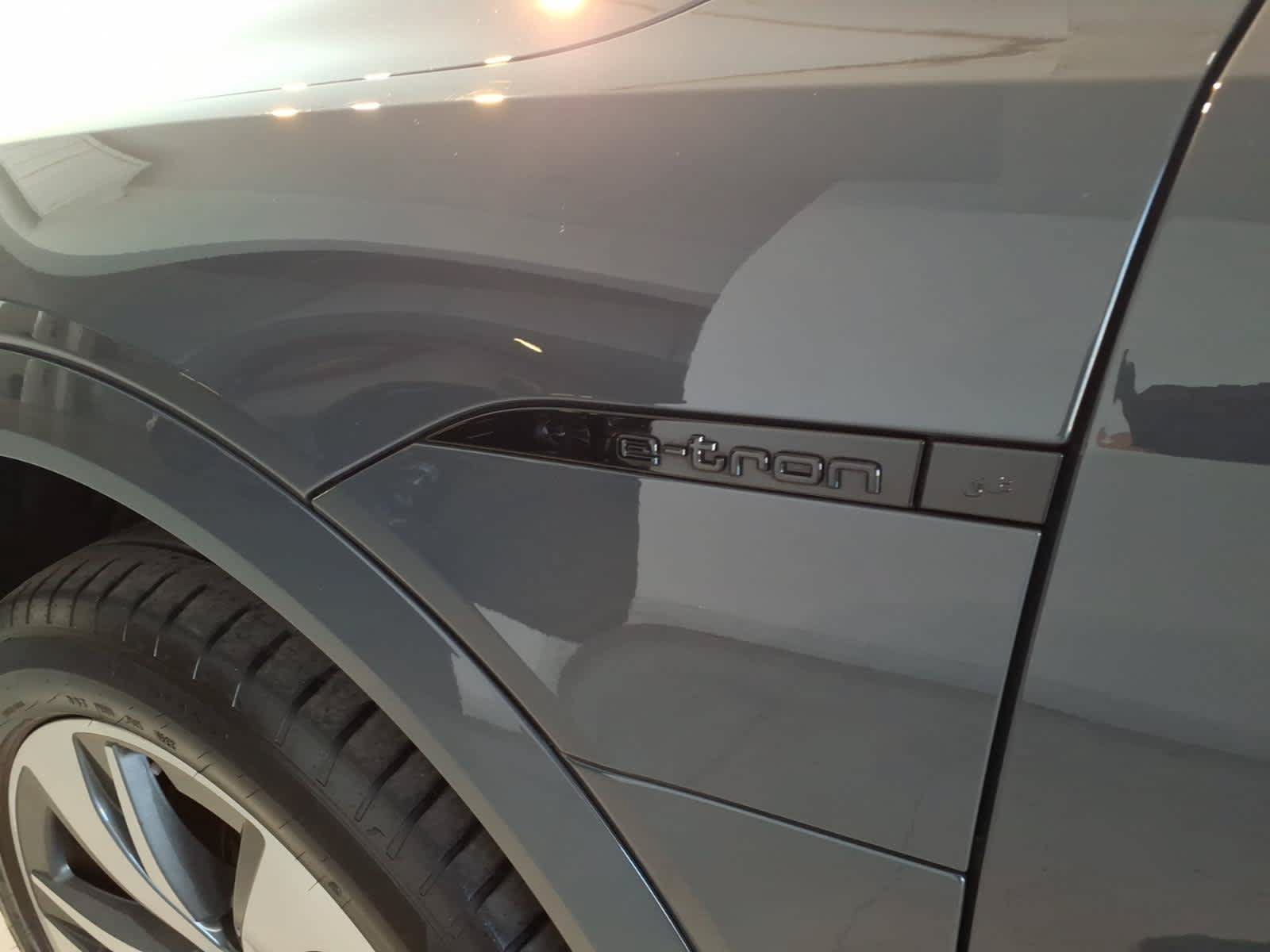 Used 2024 Audi Q8 e-tron Premium AWD/4WD image 15