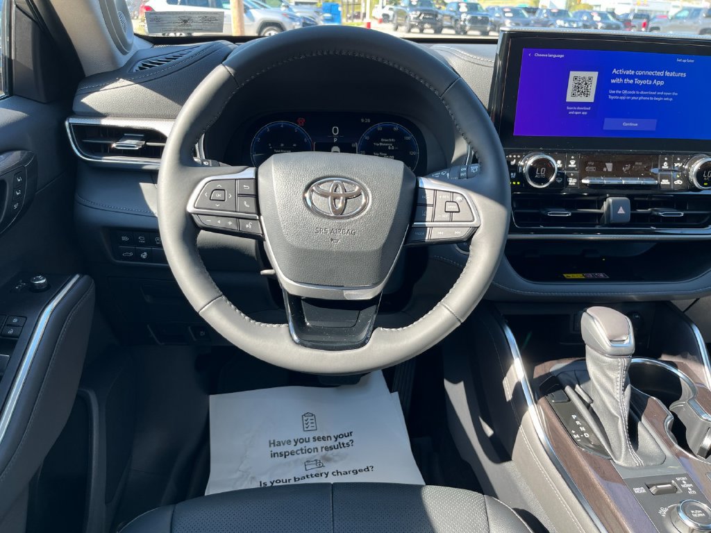 New 2026 Toyota Highlander Platinum AWD/4WD image 16
