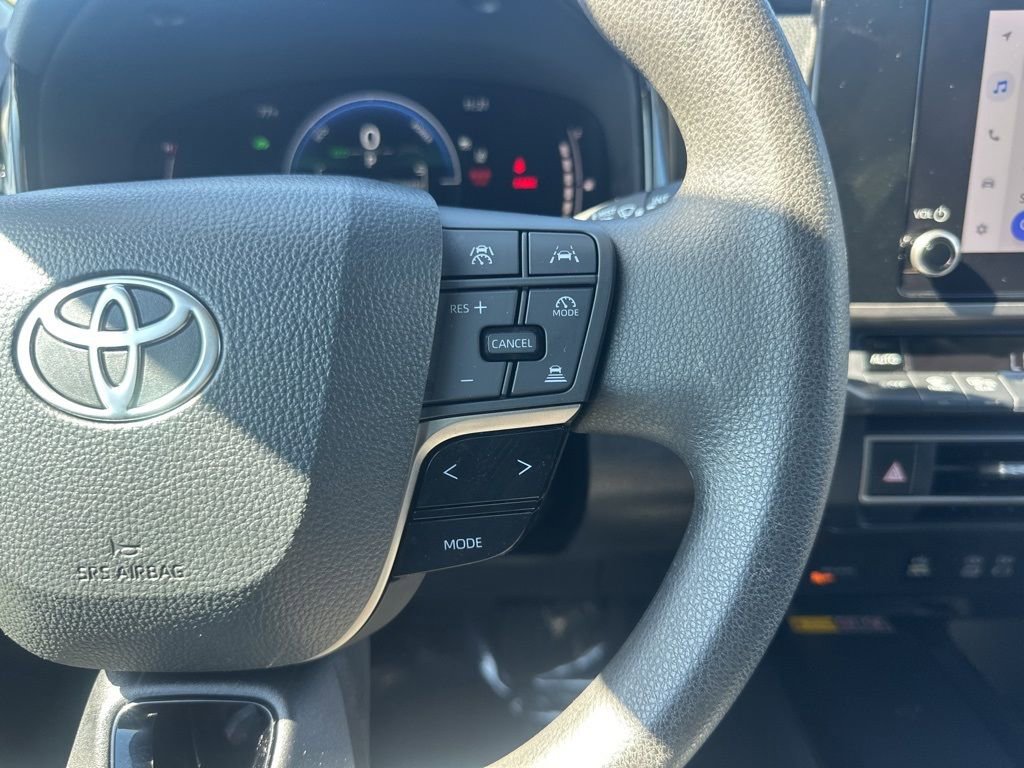 Used 2025 Toyota Camry LE image 14