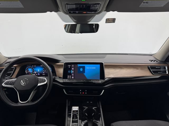 Used 2024 Volkswagen Atlas SE w/ Panoramic Sunroof Package FWD image 6