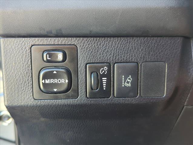 Used 2018 Toyota RAV4 LE image 19