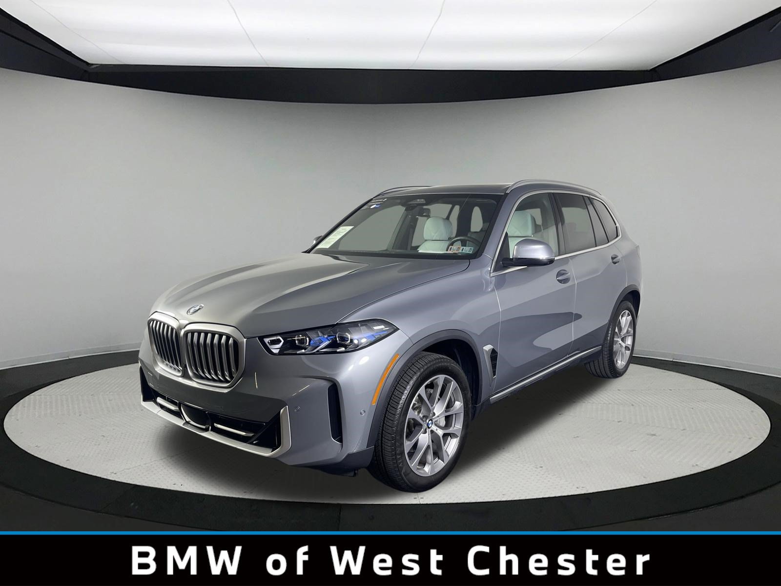 Certified 2026 BMW X5 xDrive40i AWD/4WD image 1