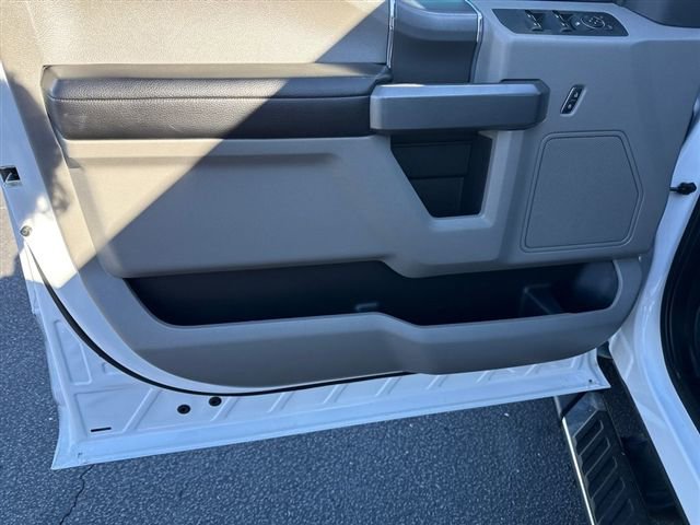 Used 2017 Ford F150 XLT w/ Equipment Group 302A Luxury image 12