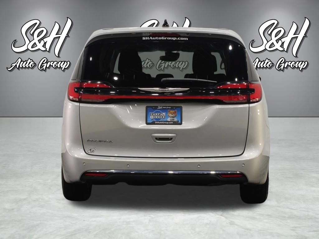 Used 2024 Chrysler Pacifica Touring-L FWD image 15