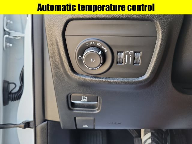 Used 2023 Jeep Grand Cherokee L Overland w/ Luxury Tech Group IV AWD/4WD image 19