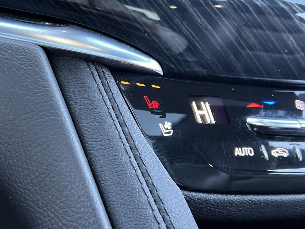 Used 2024 Cadillac XT6 Premium Luxury image 34