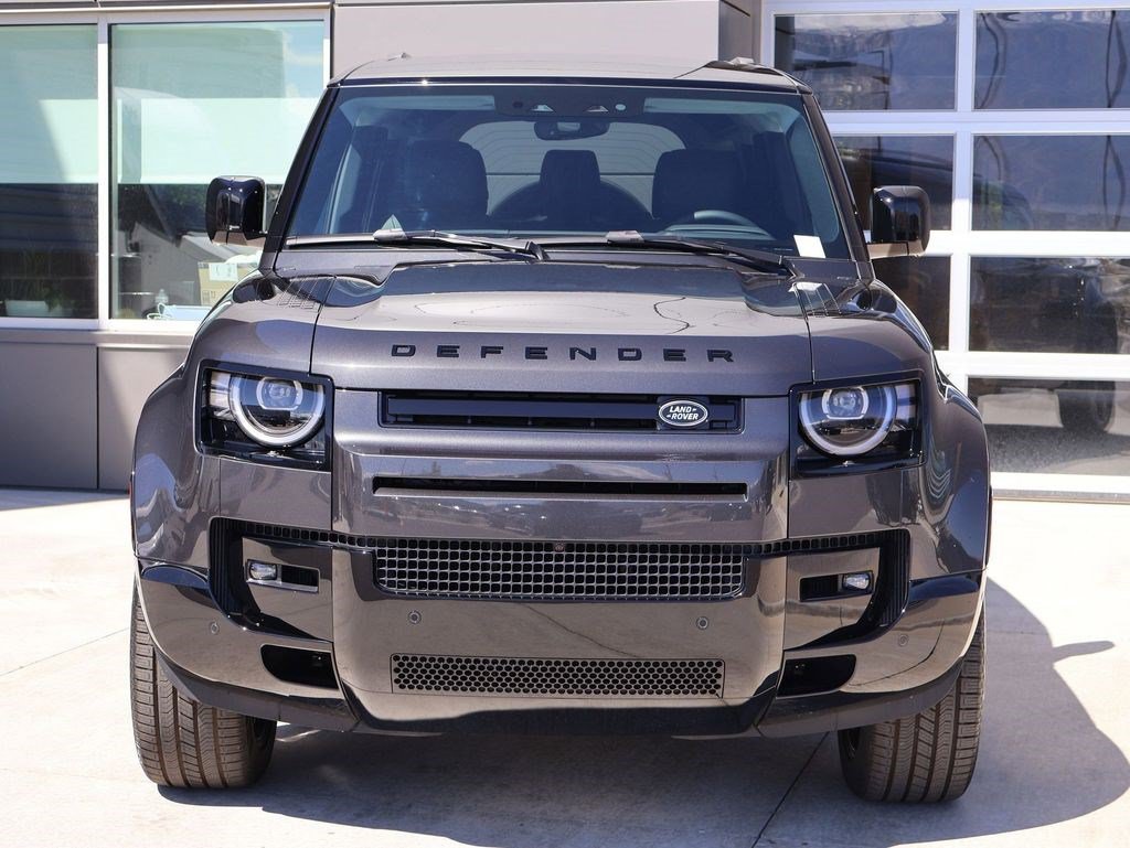 New 2026 Land Rover Defender 110 X-Dynamic SE AWD/4WD image 2