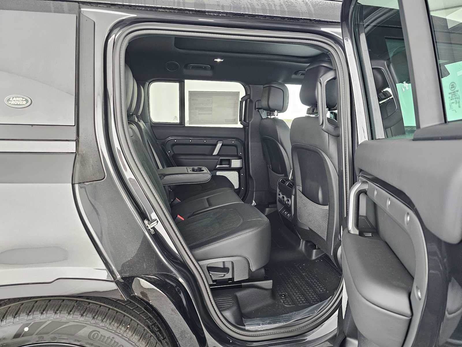 New 2024 Land Rover Defender 130 V8 image 12