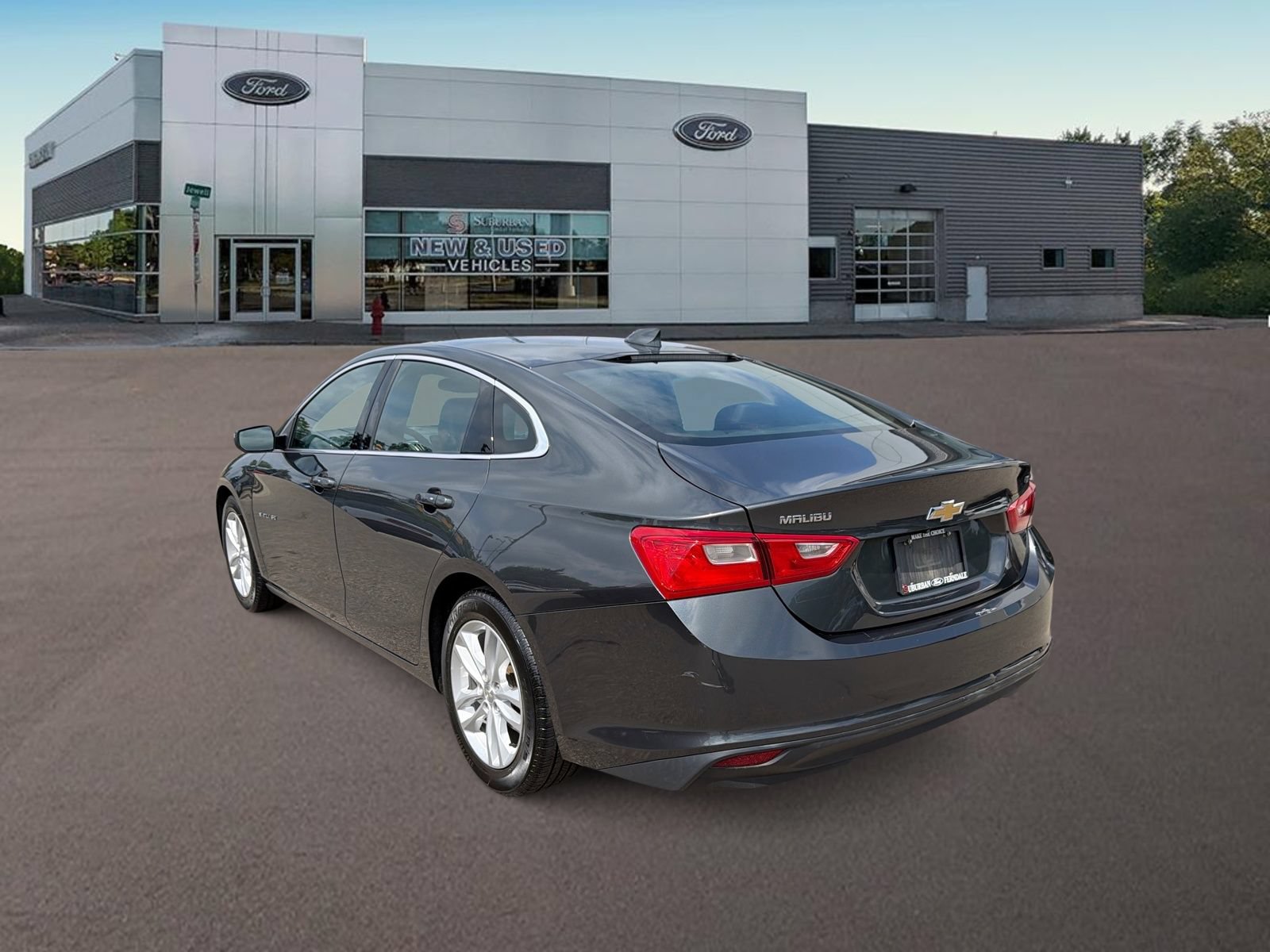 Used 2017 Chevrolet Malibu LT w/ Leather Package FWD image 7