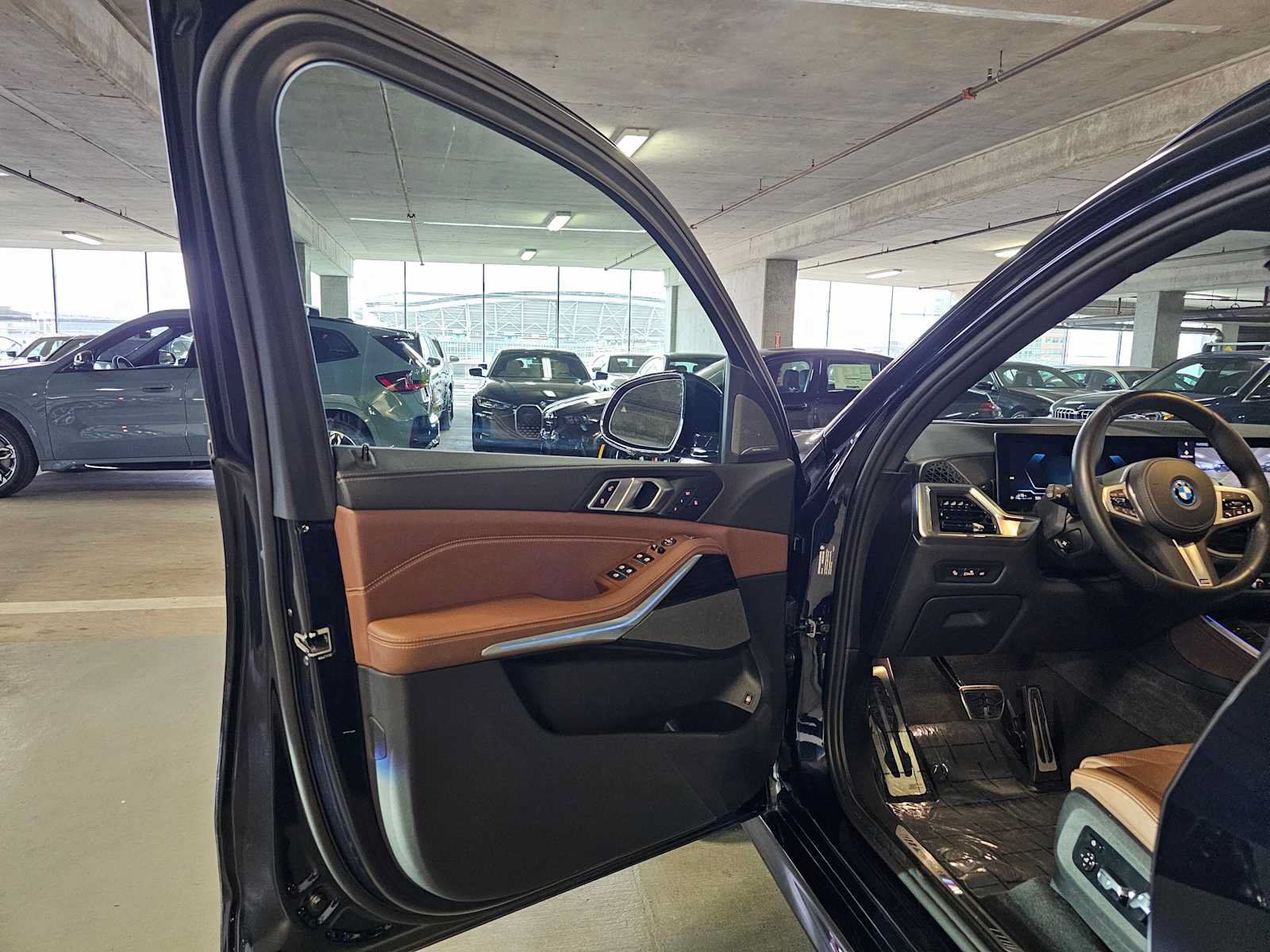 Used 2024 BMW X5 xDrive50e w/ M Sport Package AWD/4WD image 24