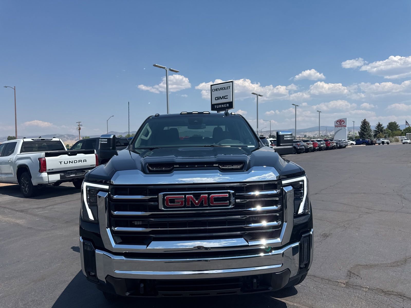 New 2025 GMC Sierra 3500 SLT w/ SLT Convenience Package image 2