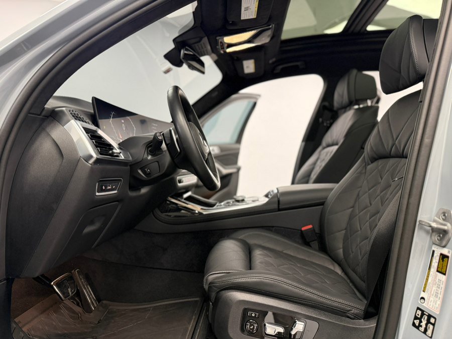 Used 2026 BMW X7 xDrive40i w/ Executive Package image 33