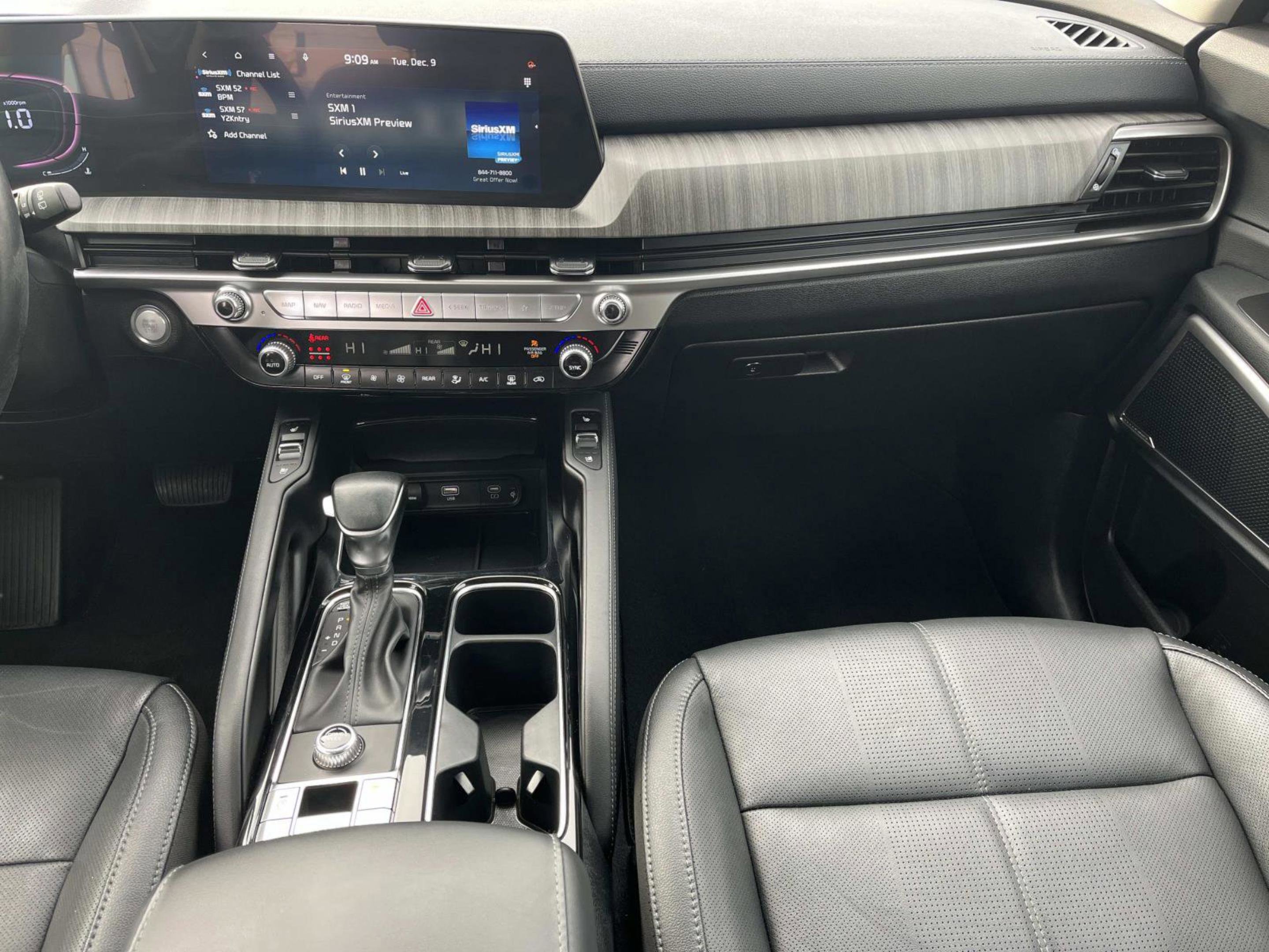 Used 2024 Kia Telluride EX image 13