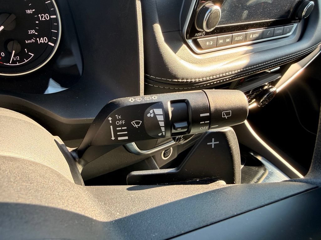 Used 2023 Nissan Rogue S AWD/4WD image 14