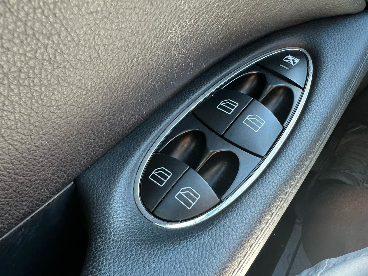 Used 2006 Mercedes-Benz CLS 500 image 53