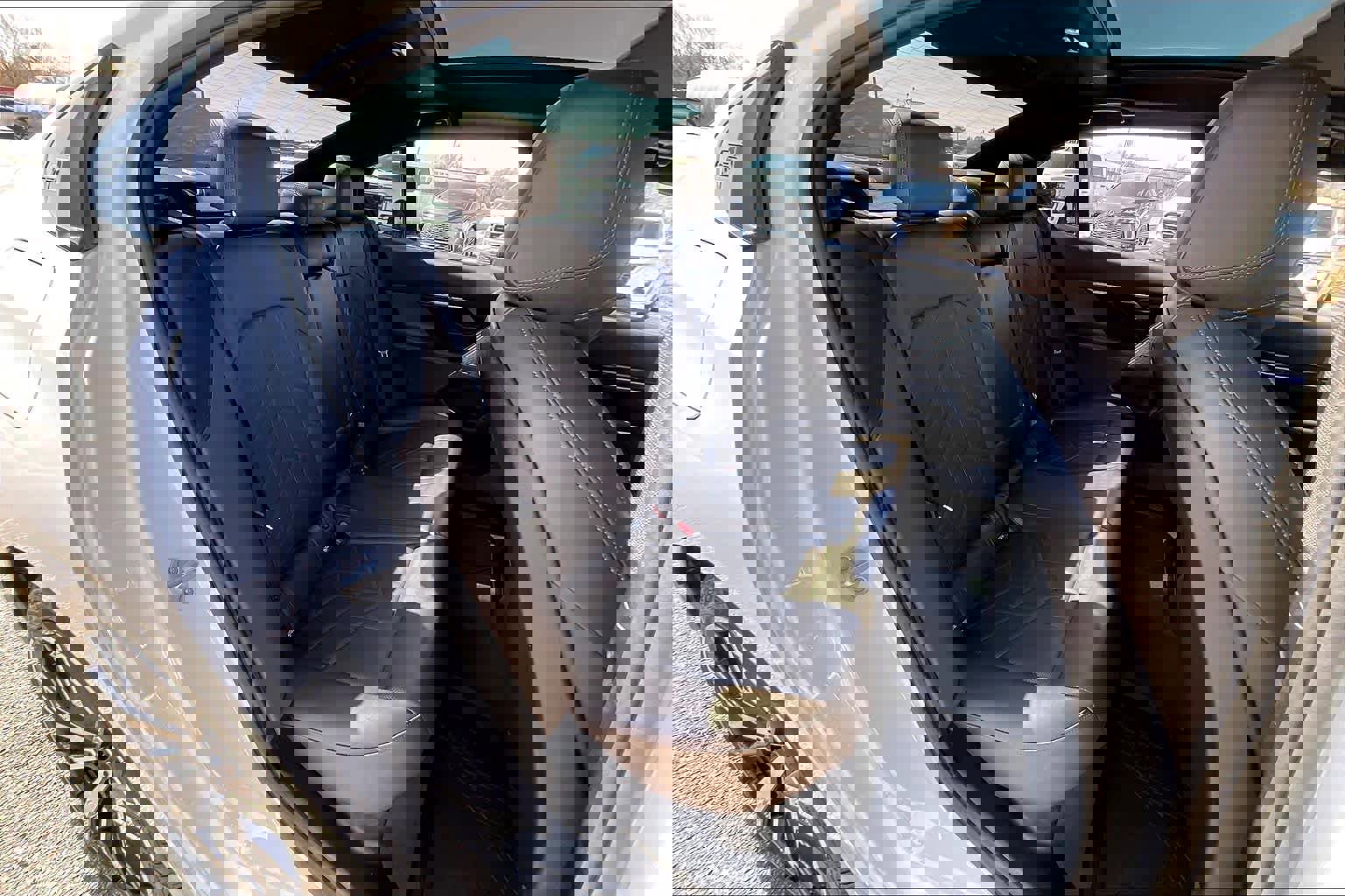 Used 2026 BMW 550e xDrive w/ Premium Package image 18