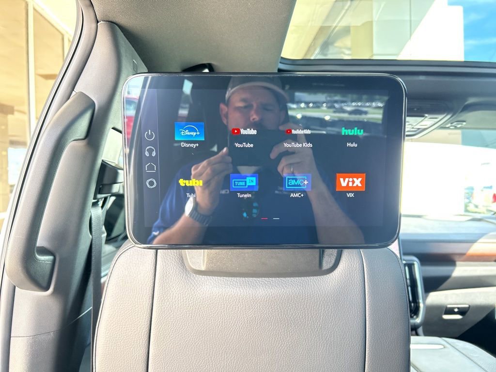 Used 2025 GMC Yukon Denali w/ Denali Reserve Package image 16