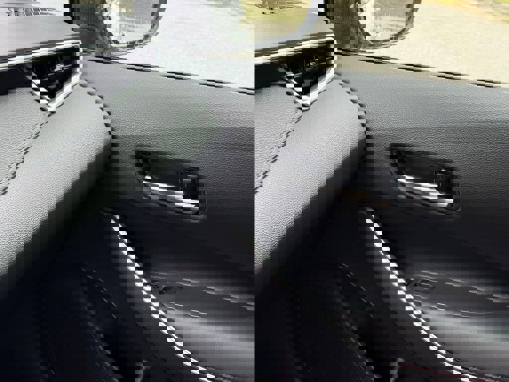 Used 2024 Toyota Corolla SE image 32