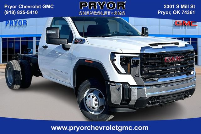 New 2026 GMC Sierra 3500 Pro w/ Convenience Package