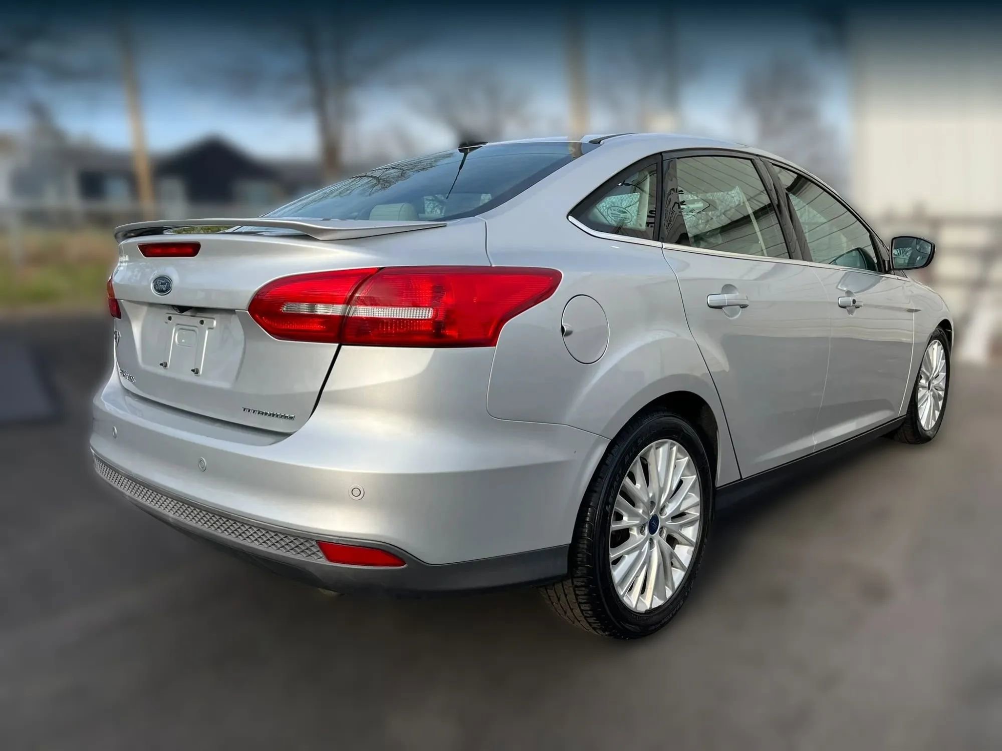 Used 2017 Ford Focus Titanium image 4