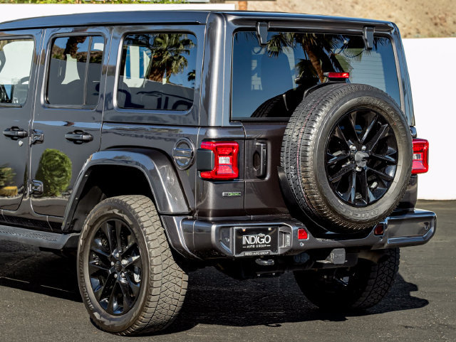 Used 2021 Jeep Wrangler Unlimited Sahara AWD/4WD image 11