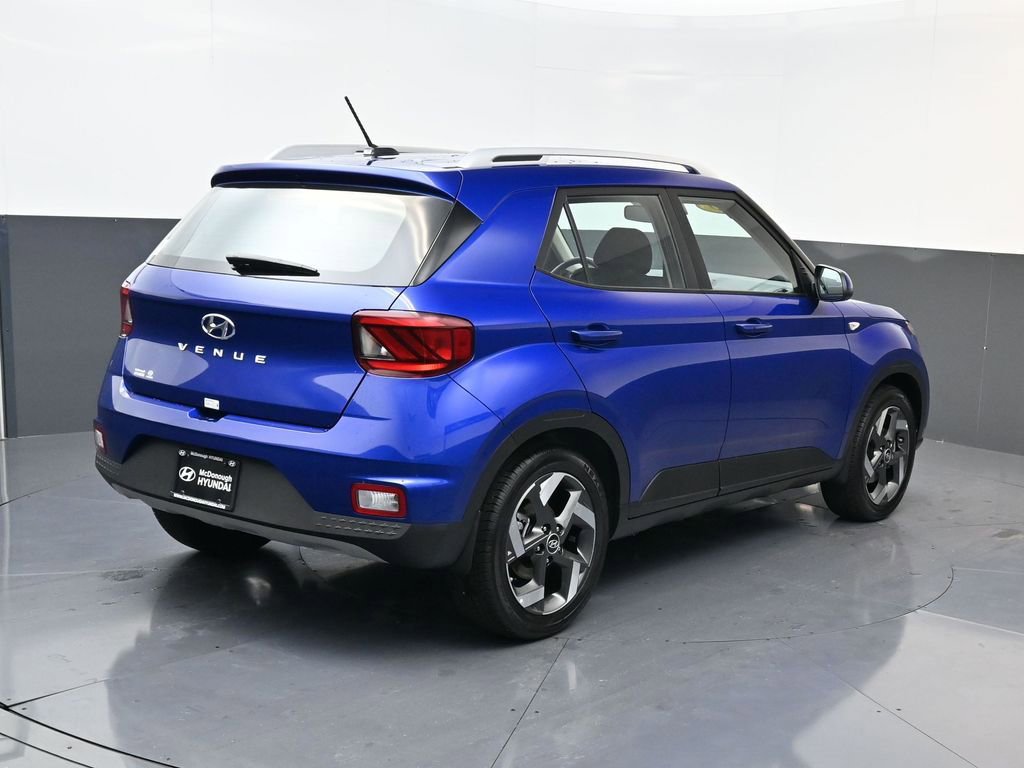 Certified 2025 Hyundai Venue SEL image 4
