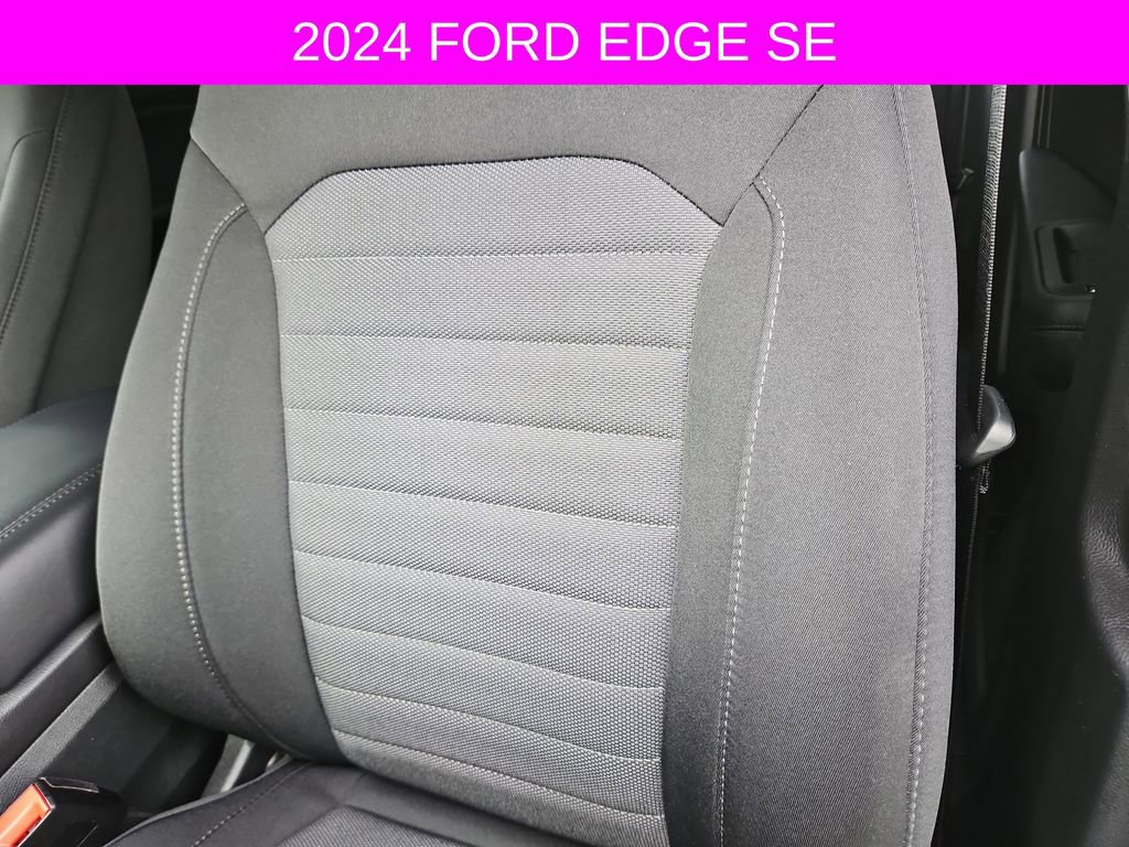 Used 2024 Ford Edge SE image 14