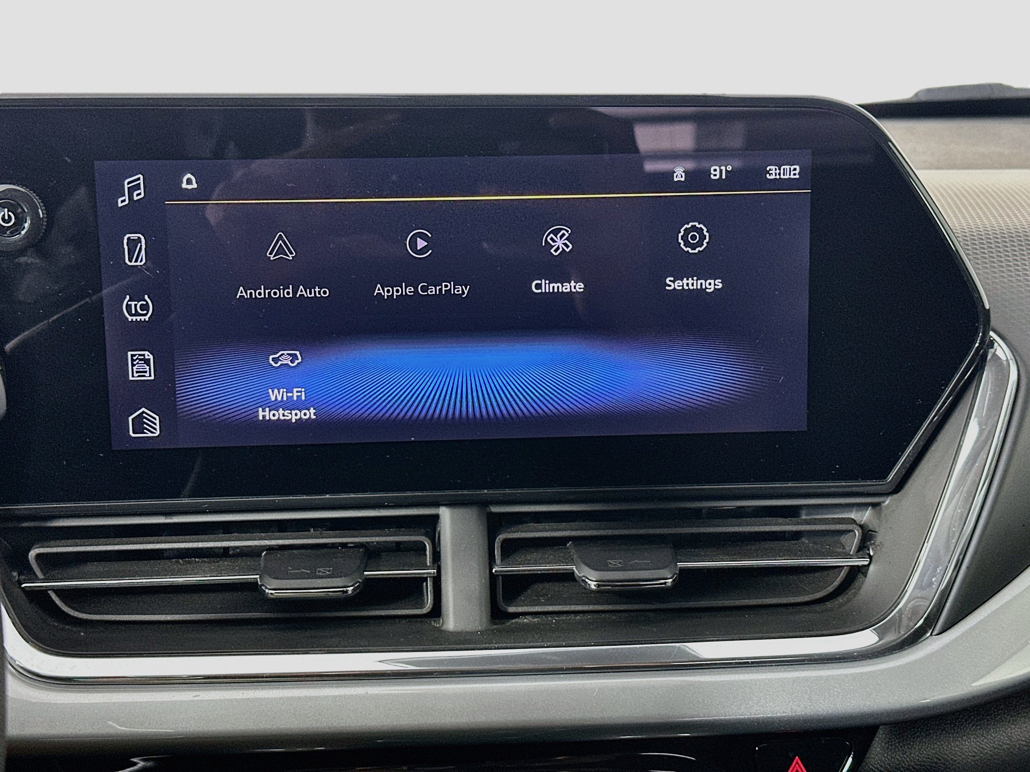 Used 2025 Chevrolet Trax LT FWD image 21