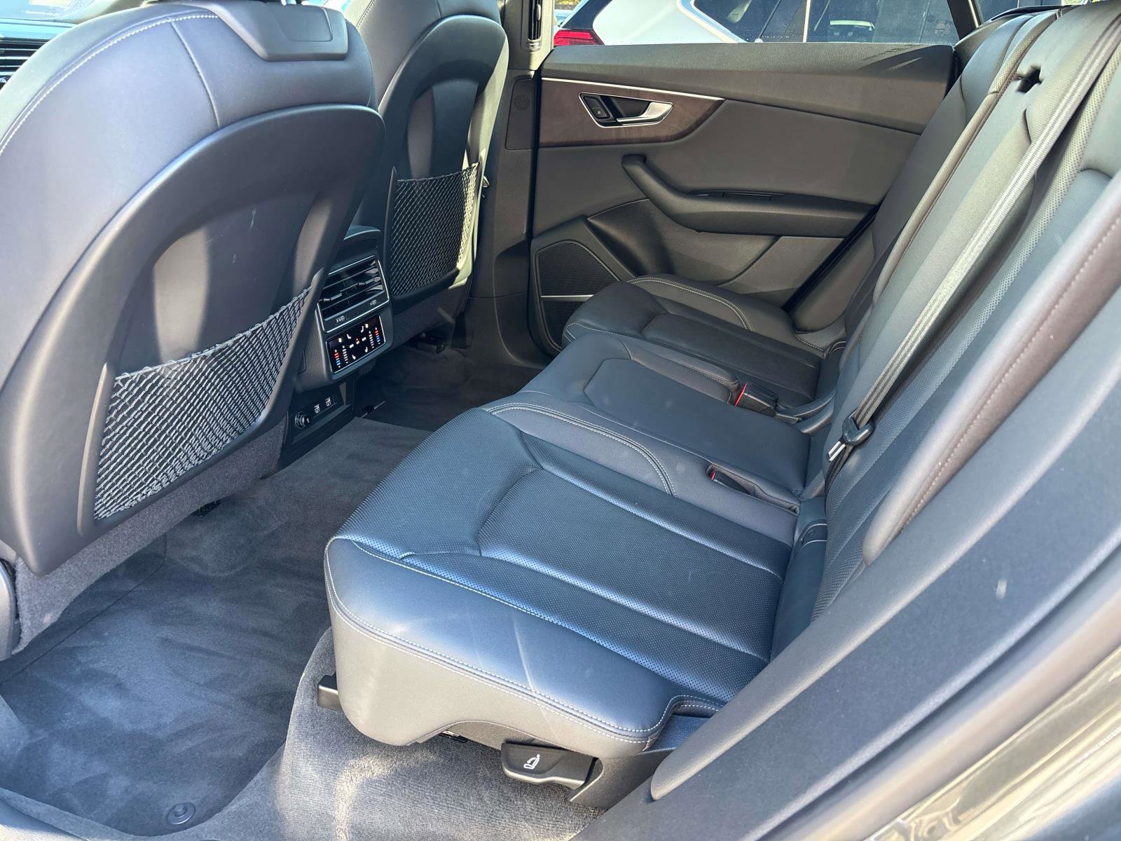 Used 2019 Audi Q8 Premium Plus w/ Premium Plus image 8