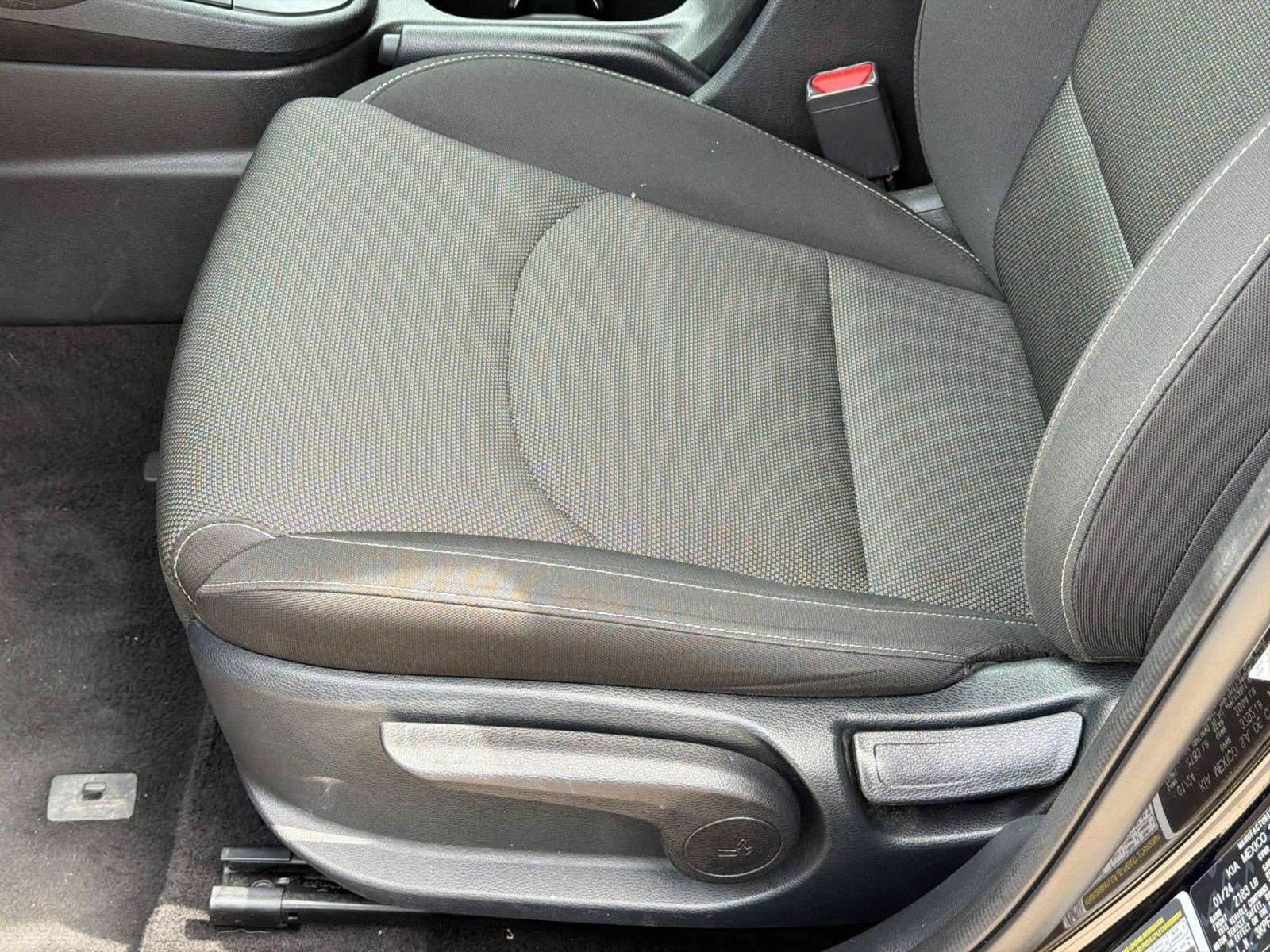 Used 2024 Kia Forte LXS image 14