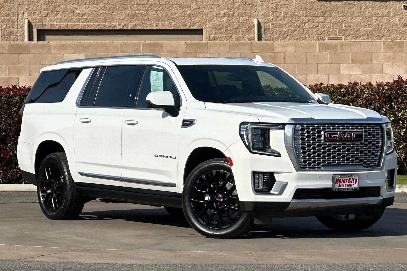 Certified 2023 GMC Yukon XL Denali image 2