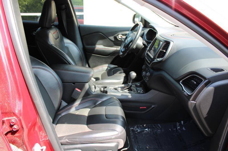 Used 2020 Jeep Cherokee Trailhawk w/ Cold Weather Group AWD/4WD image 18