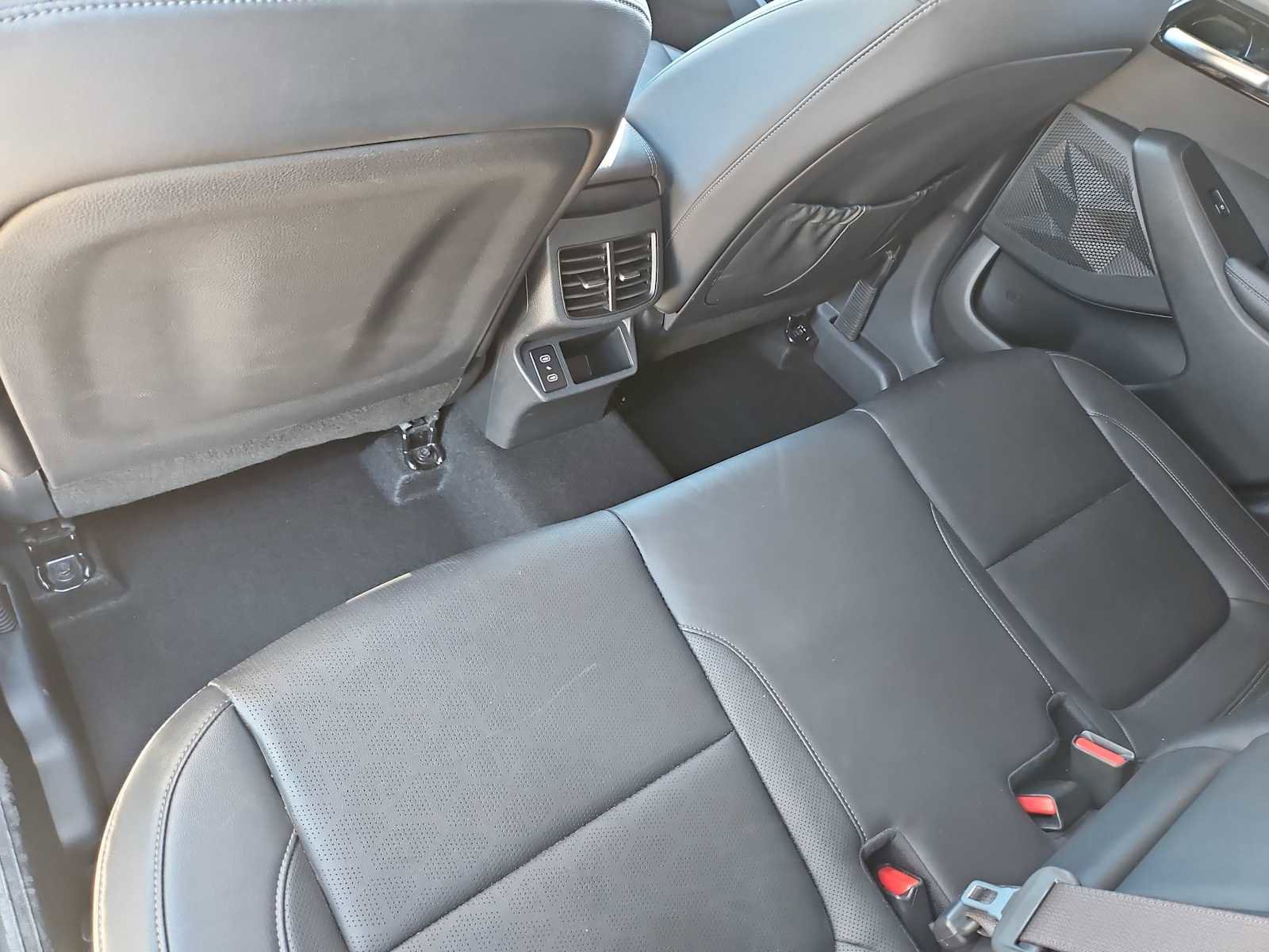 Used 2024 Kia Seltos EX image 18