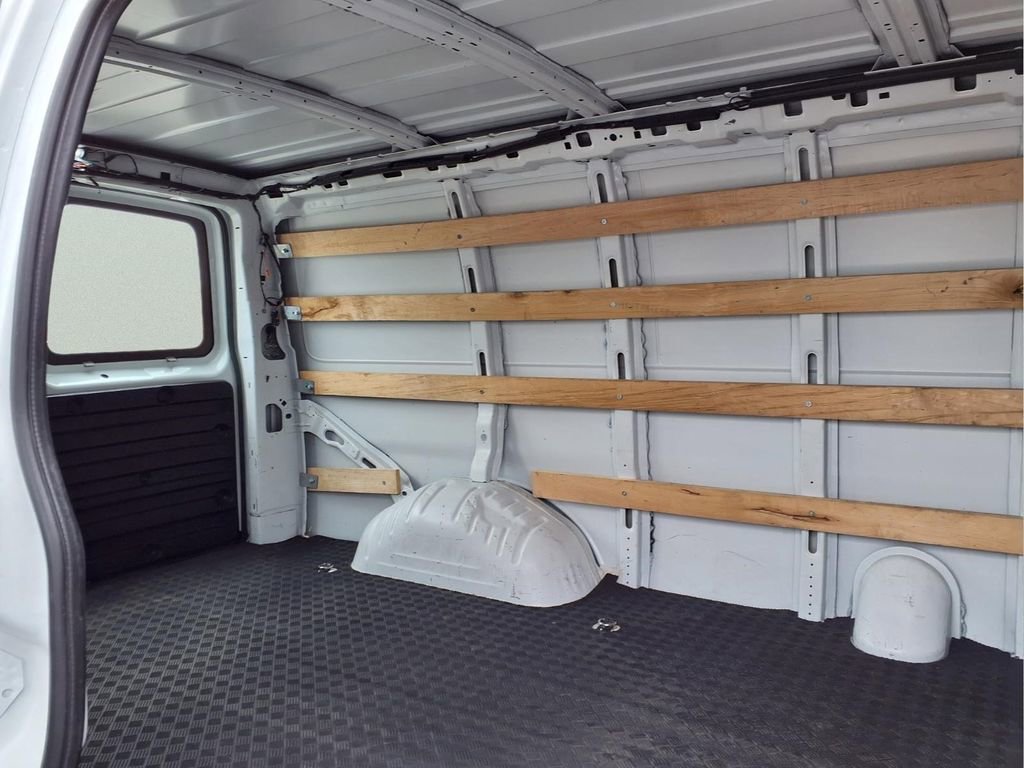 Used 2024 Chevrolet Express 2500 w/ Driver Convenience Package RWD image 25