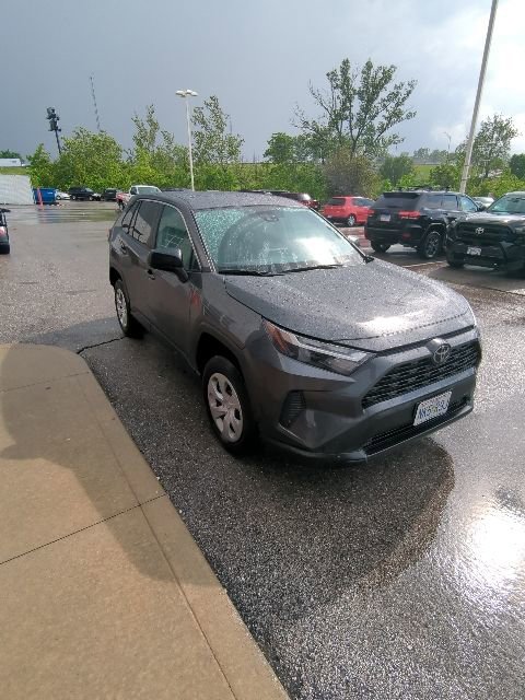 Used 2023 Toyota RAV4 LE FWD image 7