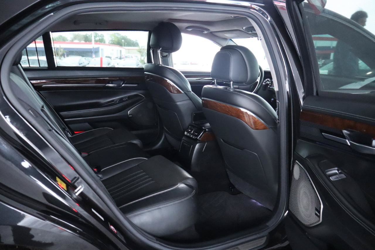 Used 2018 Genesis G90 3.3T Premium RWD image 35