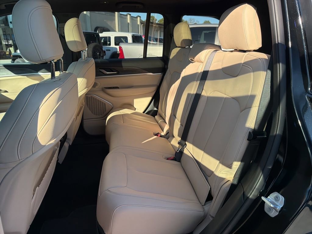 New 2026 Jeep Grand Cherokee Limited w/ Limited Altitude Package image 19