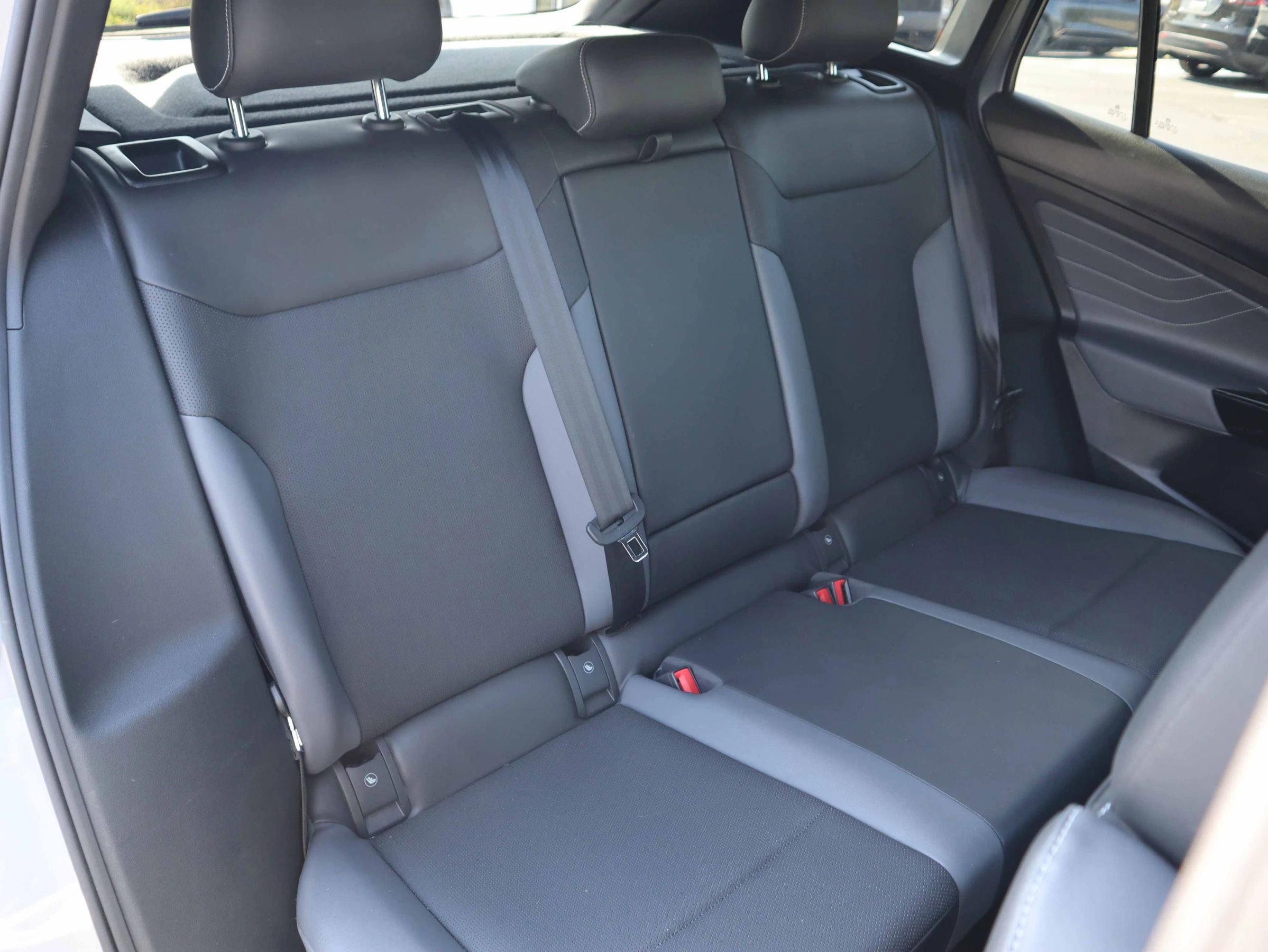 Used 2023 Volkswagen ID.4 S RWD image 4