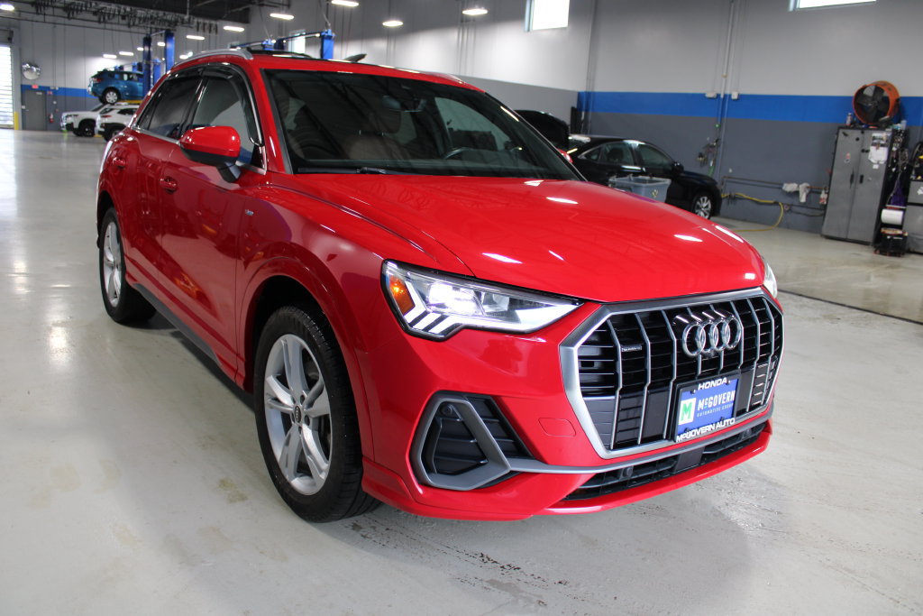 Used 2022 Audi Q3 2.0T Premium Plus w/ Premium Plus Package AWD/4WD image 3