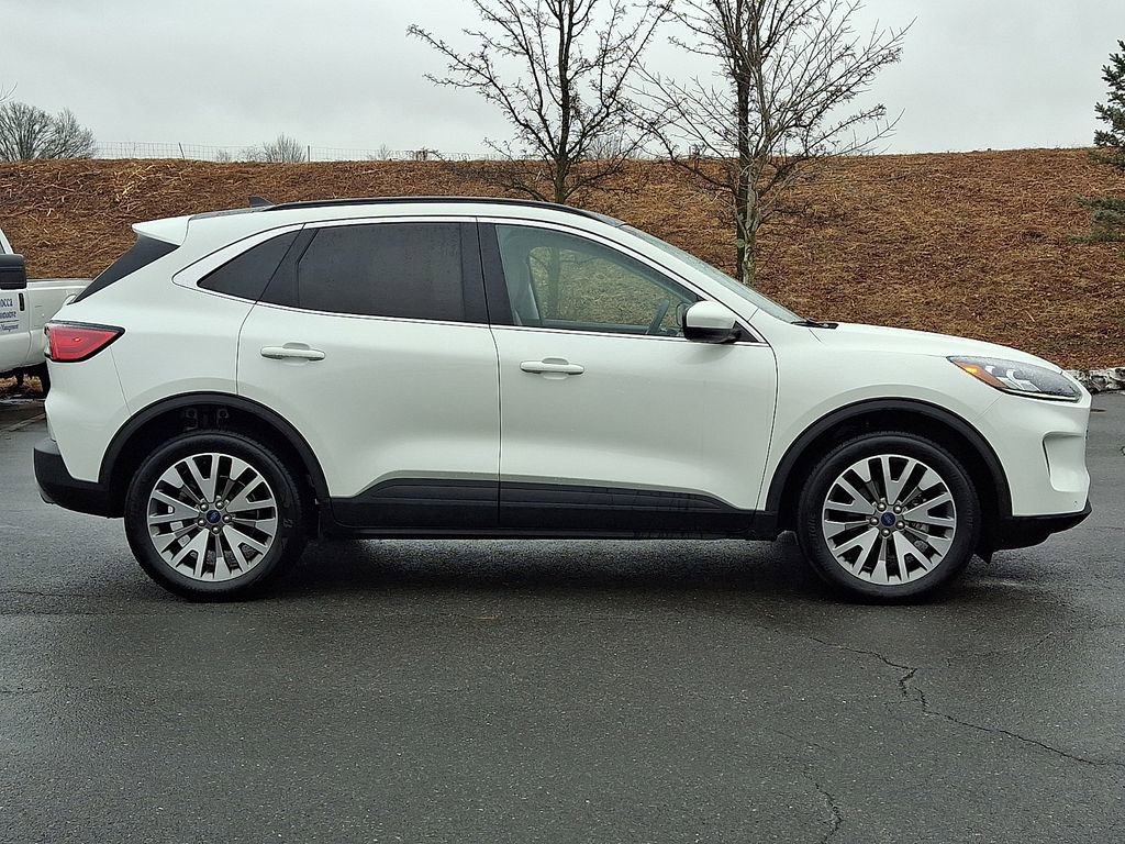 Used 2022 Ford Escape Titanium w/ Class II Trailer Tow Package image 11