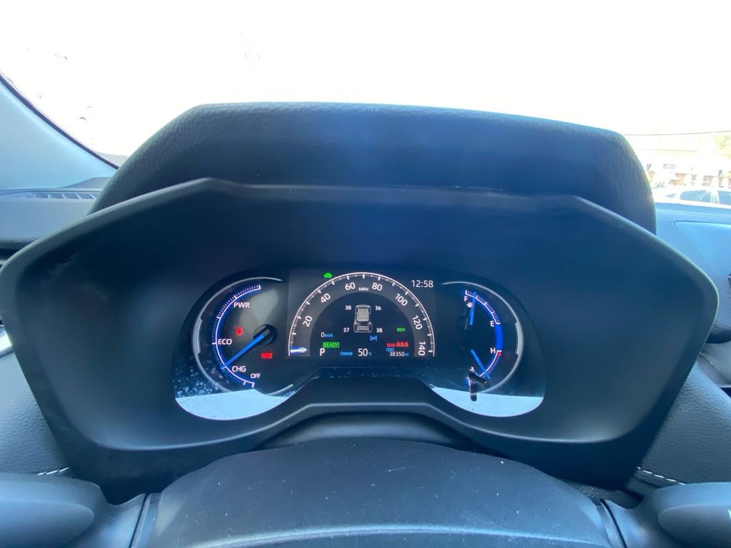 Used 2025 Toyota RAV4 XLE AWD/4WD image 16