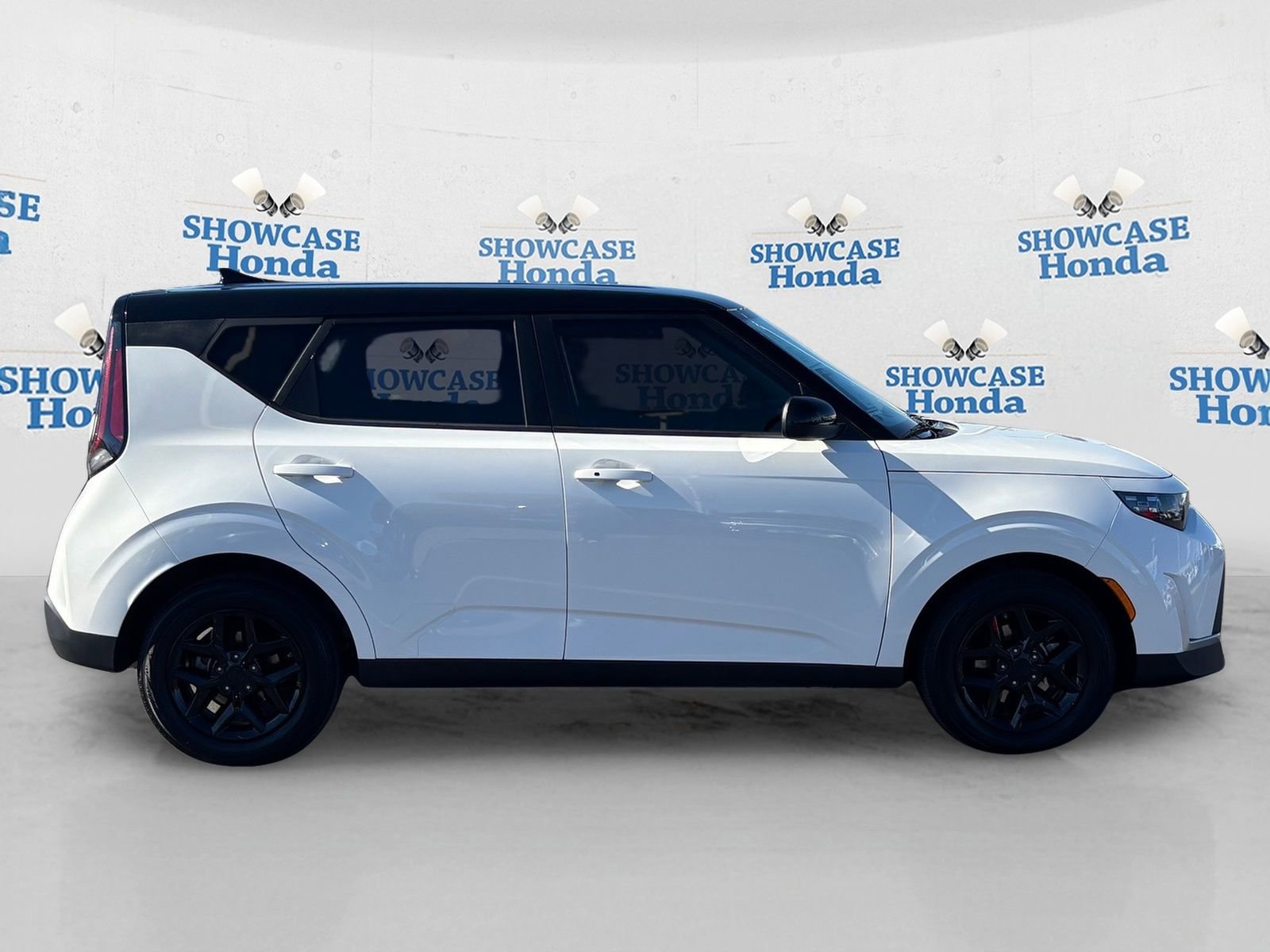Used 2023 Kia Soul S image 9