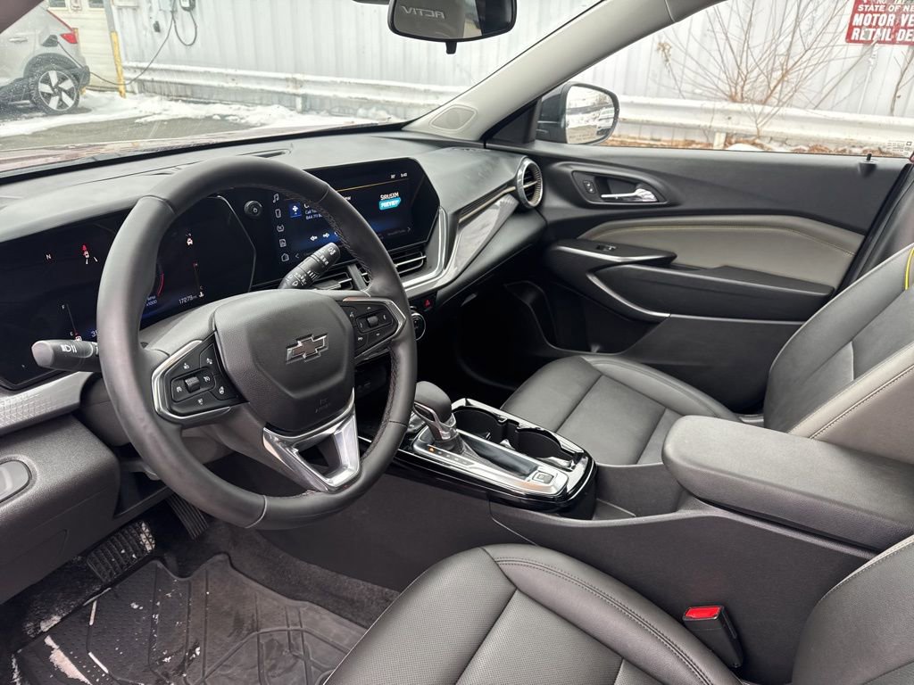 Used 2024 Chevrolet Trax ACTIV w/ Sunroof Package image 10