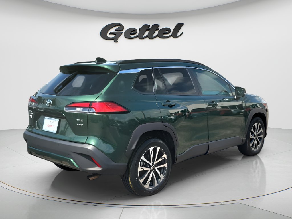 Used 2025 Toyota Corolla Cross XLE AWD/4WD image 5